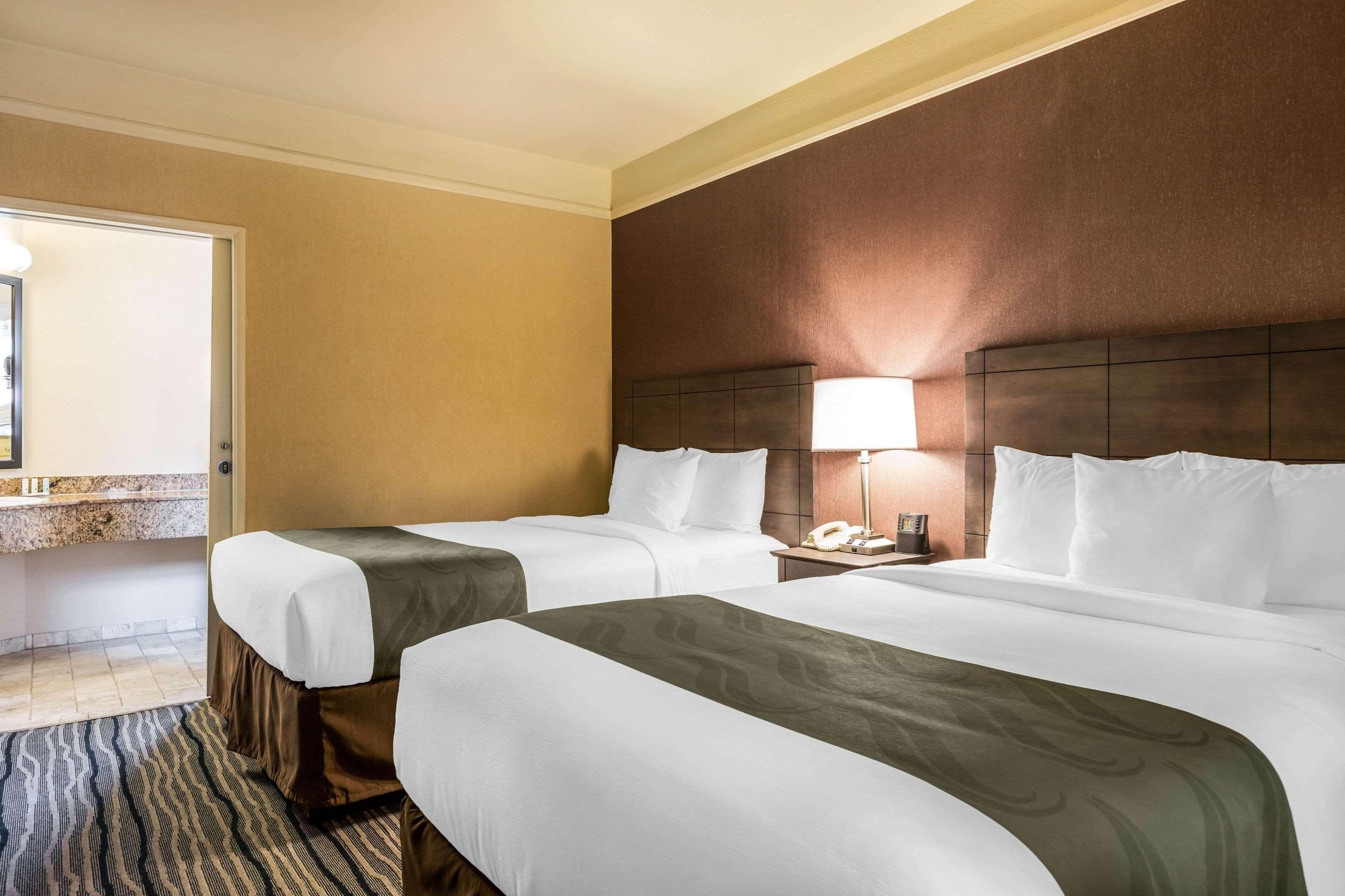Hotel Ramada By Wyndham 2*