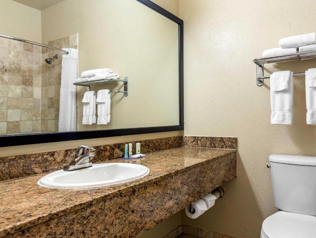Hotel Ramada By Wyndham 2*