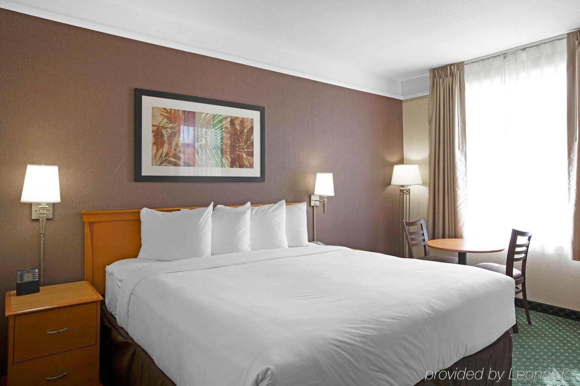 Hotel Ramada By Wyndham 2*