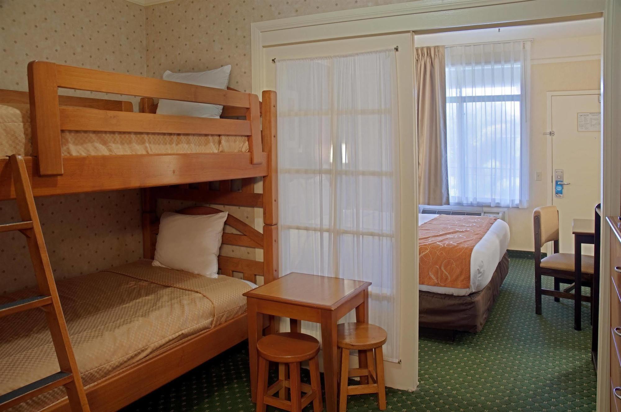 Ramada By Wyndham Hotel 2*
