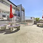 San Diego Hub With Bay Views - 1 Block To Beach!