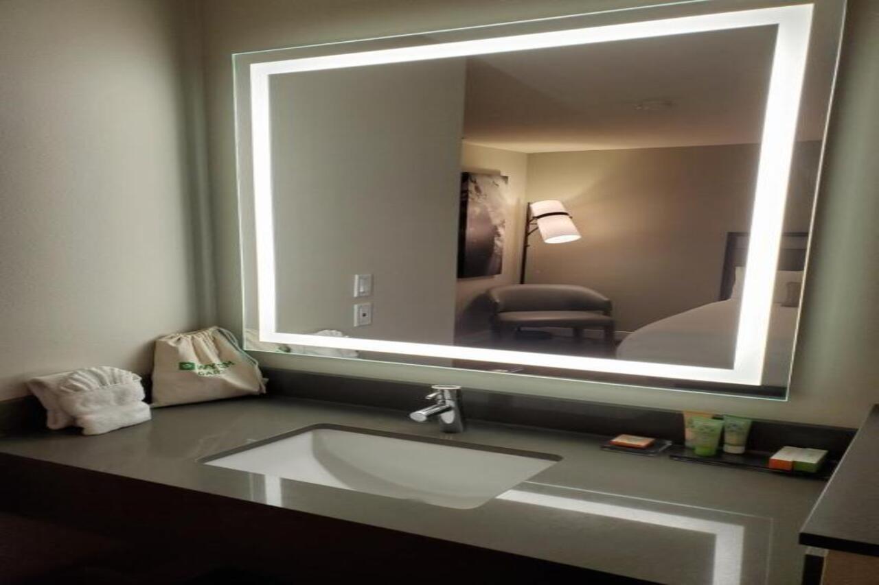 Wyndham Garden Hotel 3*