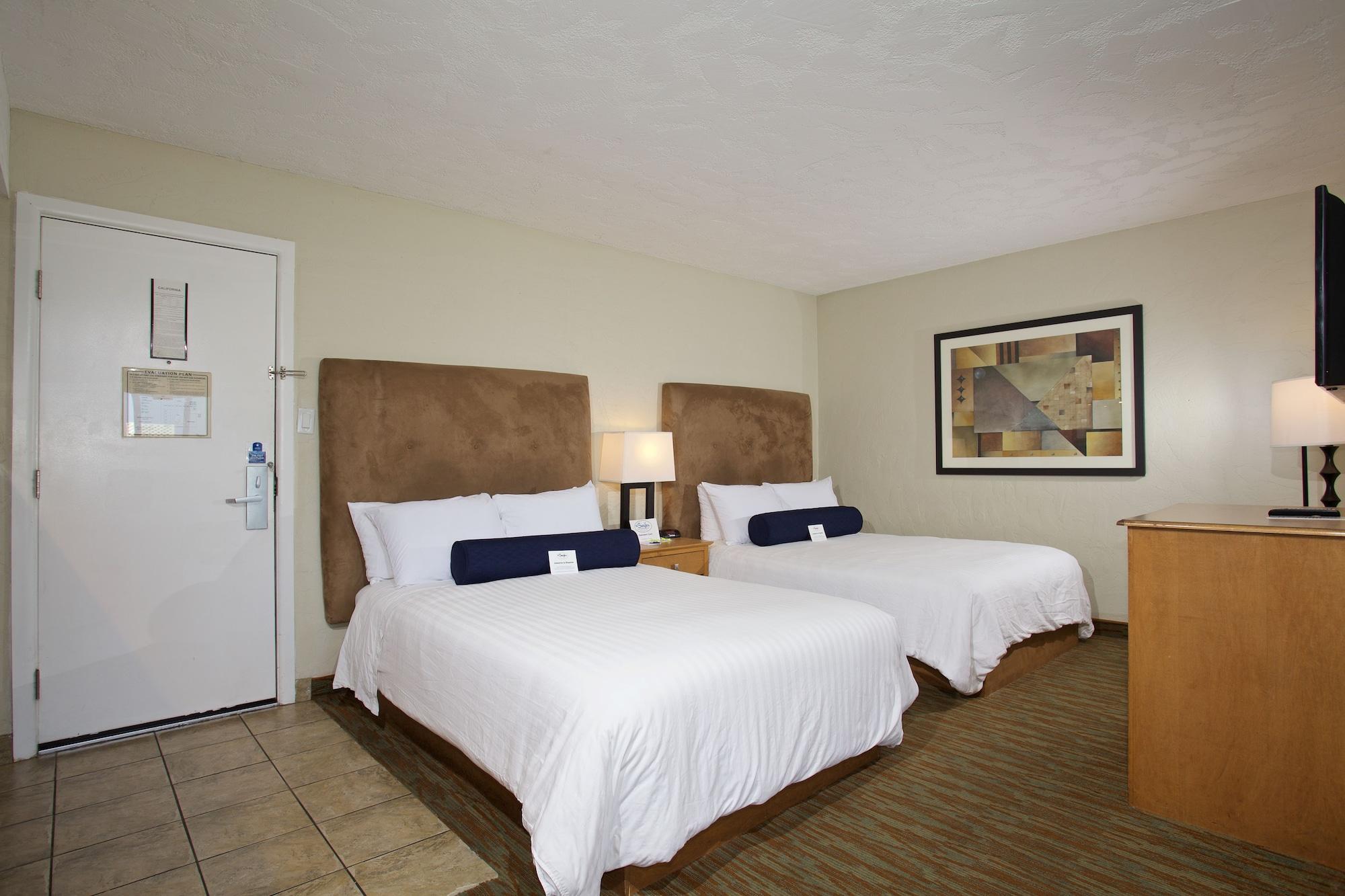 Surfer Beach Hotel 3*