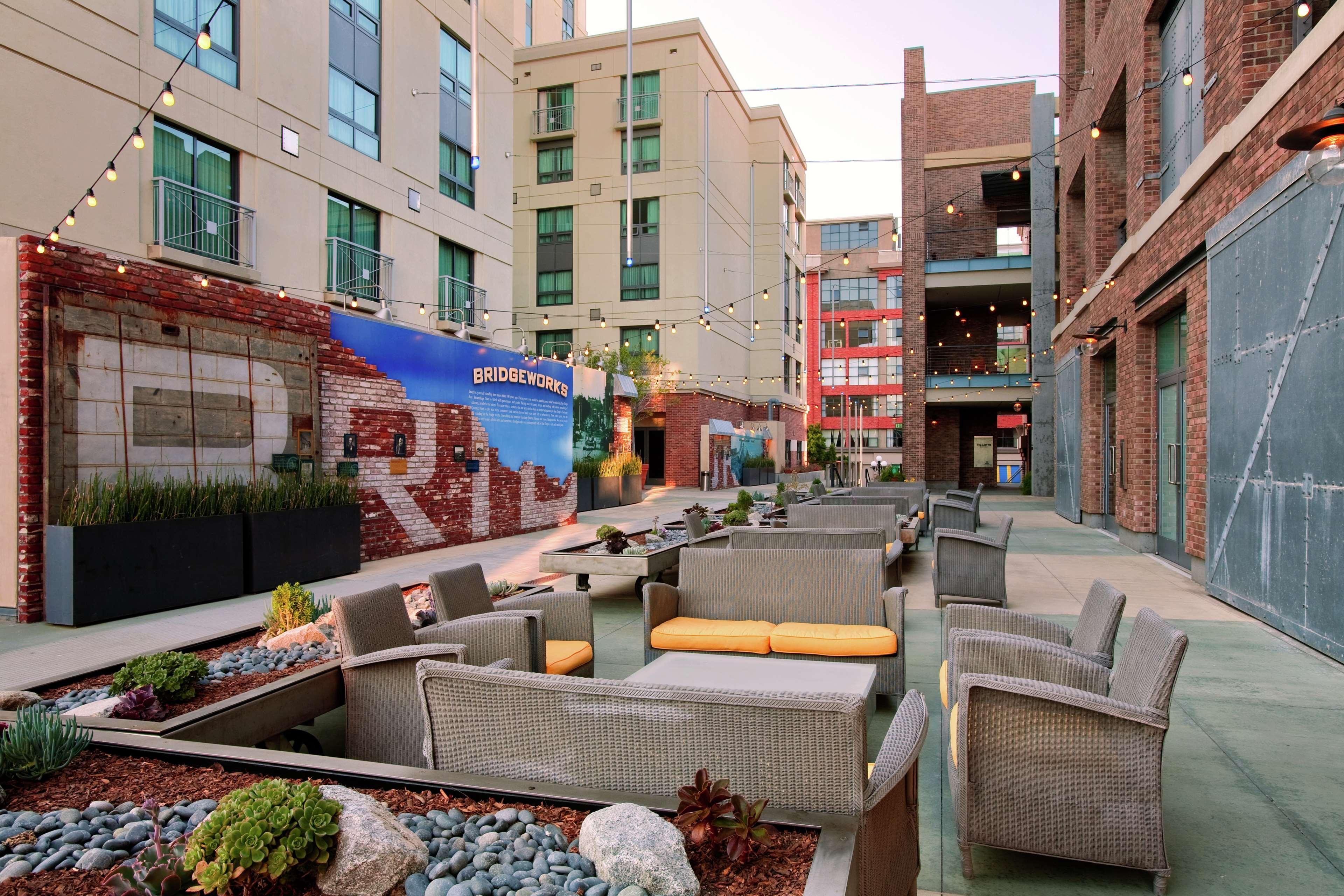 Hilton Gaslamp Quarter Hotel 4*