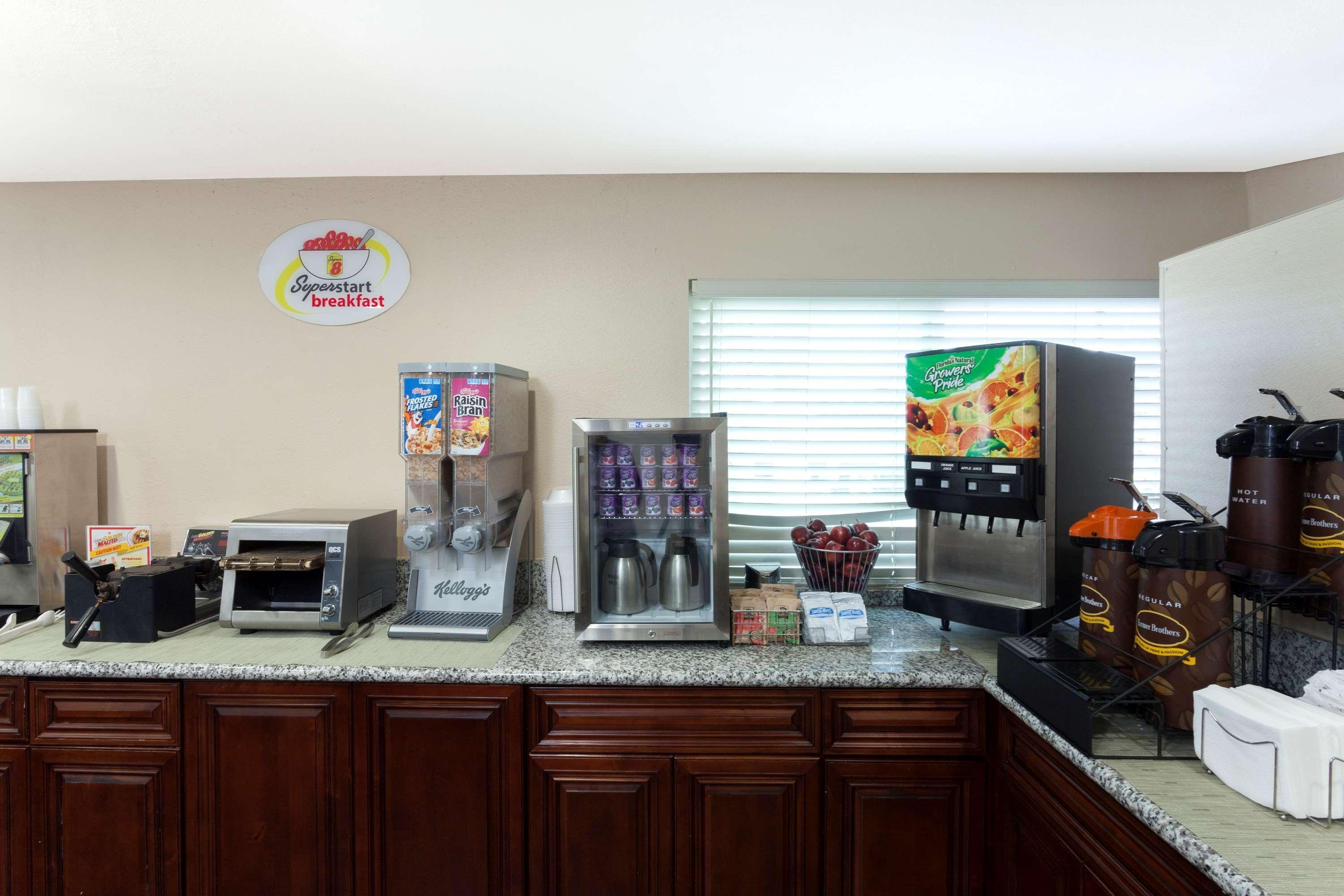 Super 8 By Wyndham Circle 2* San Diego