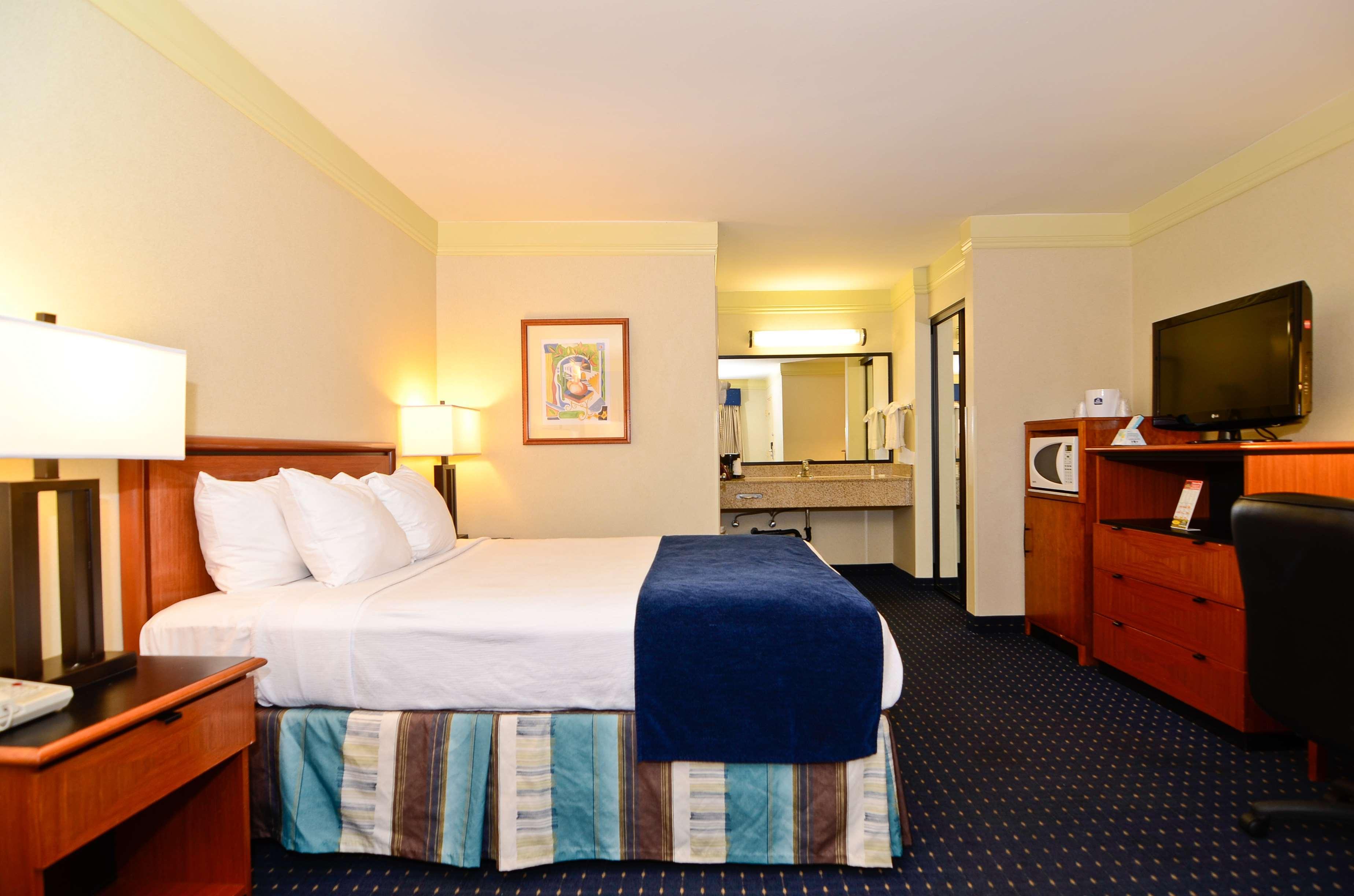 Best Western Mission Bay Motel 3*