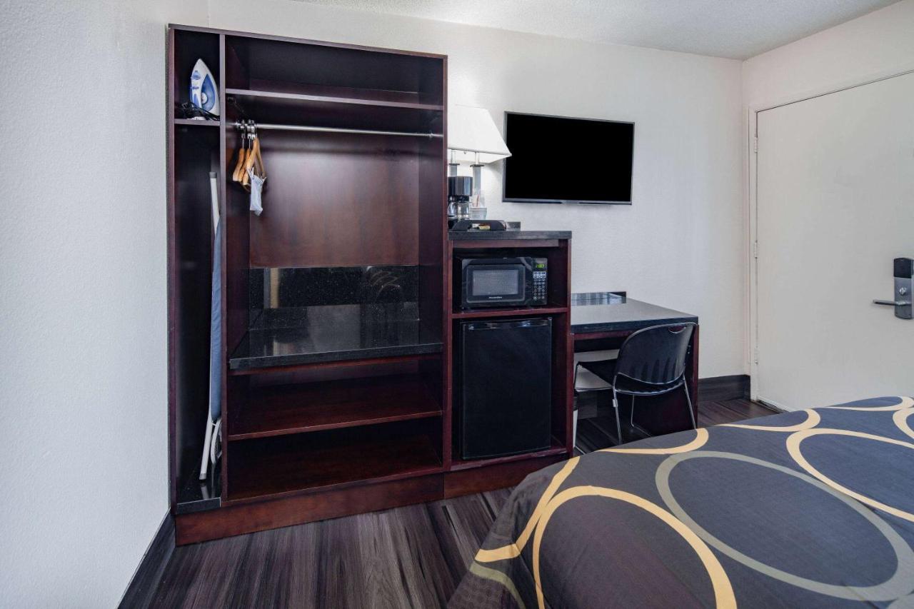 Super 8 By Wyndham Circle 2* San Diego