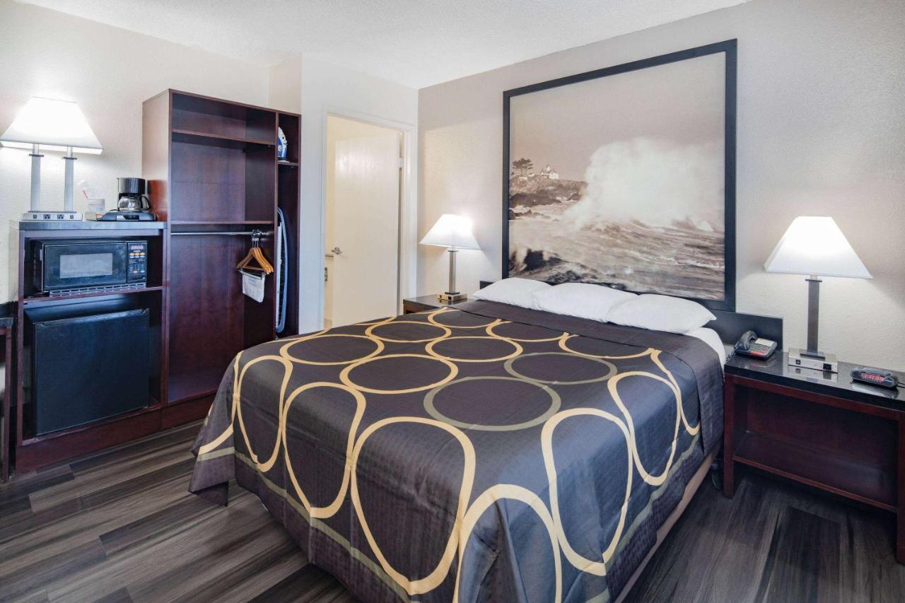 Hotel Super 8 By Wyndham Circle San Diego