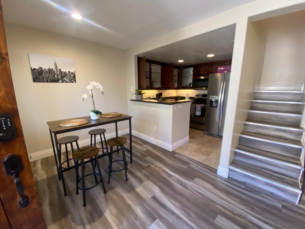Venetian Vacation La Jolla Two Bedroom Luxury Furnished Near And Utc Mall *