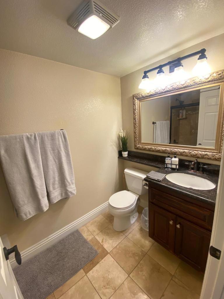 Apartamento Venetian Vacation La Jolla Two Bedroom Luxury Furnished Near And Utc Mall *