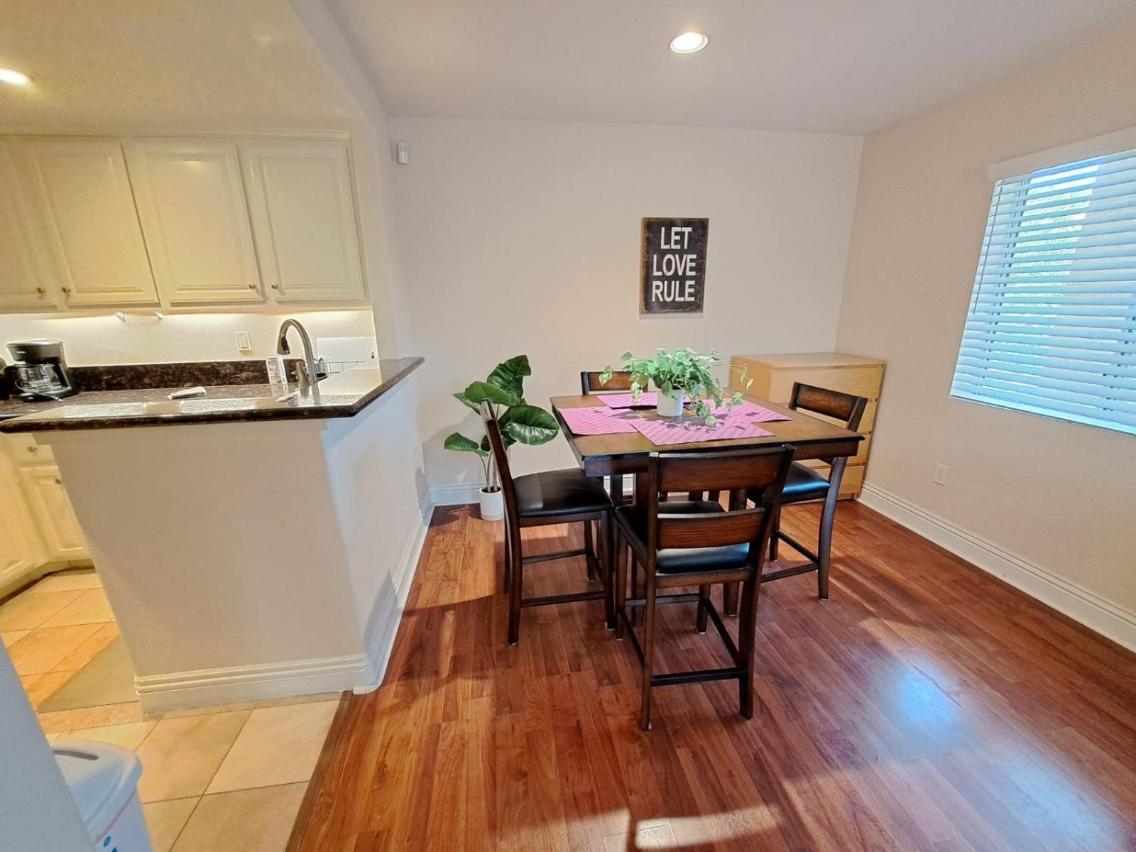 Venetian Vacation La Jolla Two Bedroom Luxury Furnished Near And Utc Mall San Diego