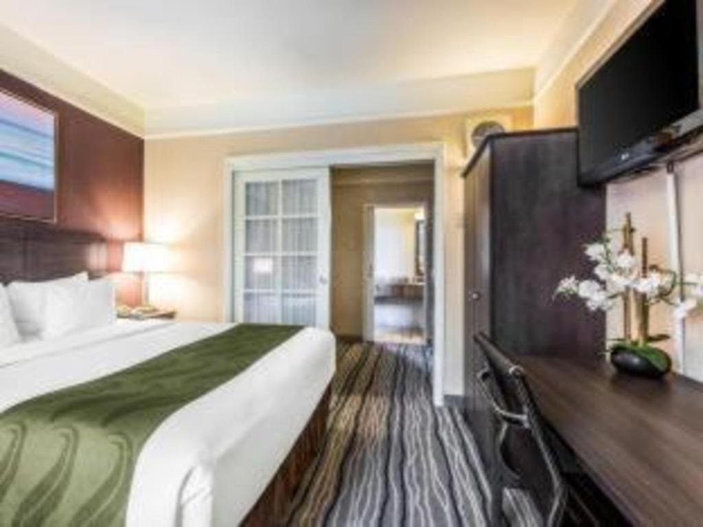 Ramada By Wyndham Hotel San Diego