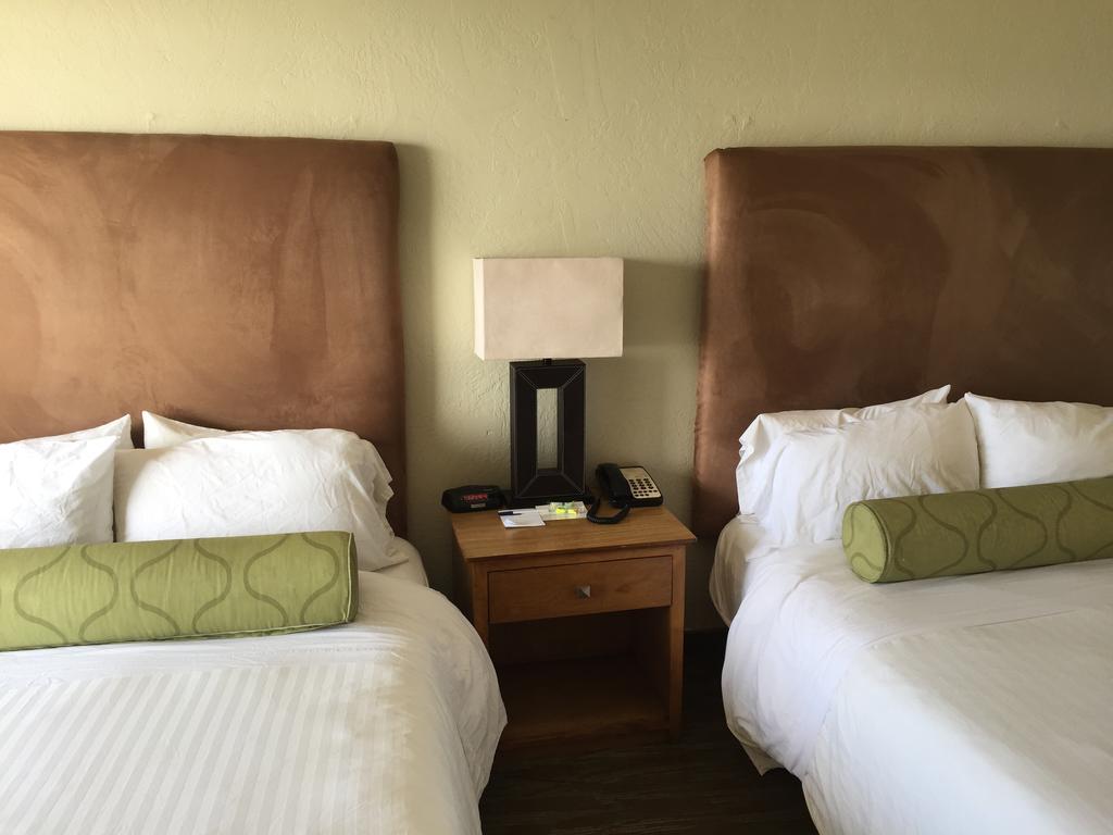 Surfer Beach Hotel 3*
