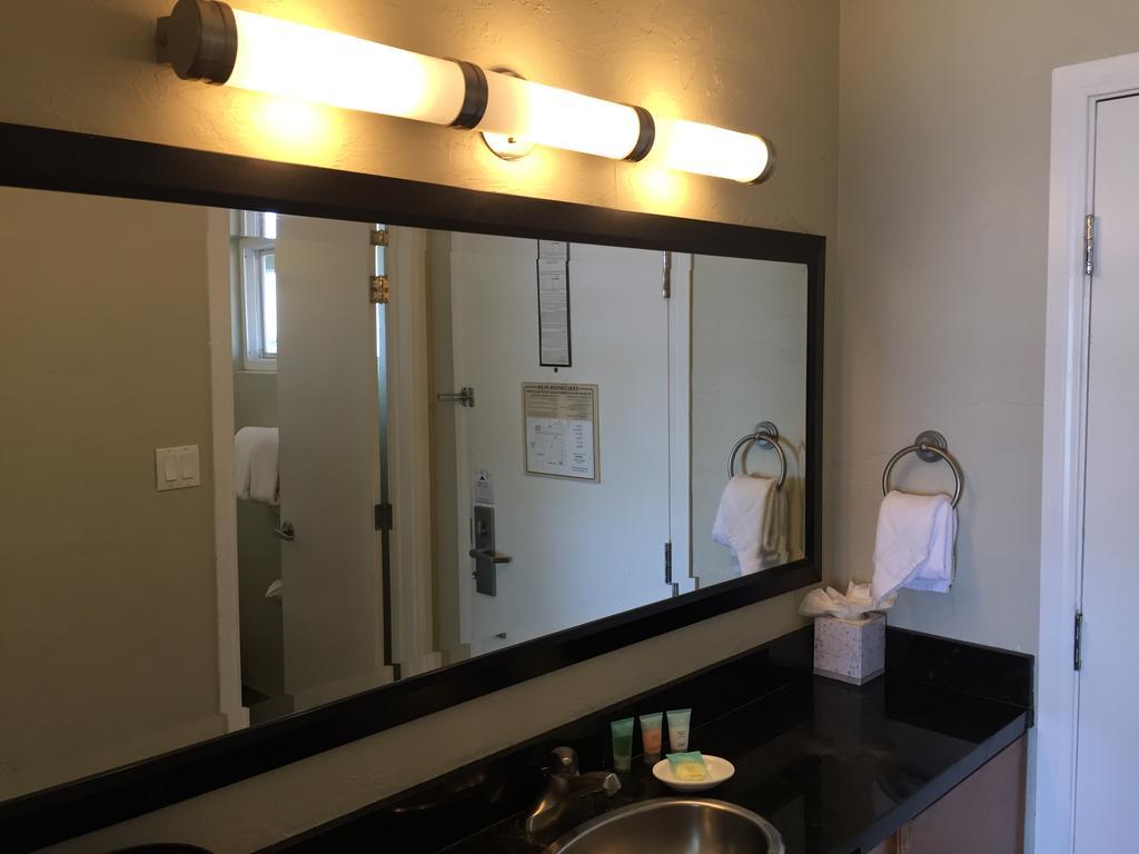 Hotel Surfer Beach San Diego