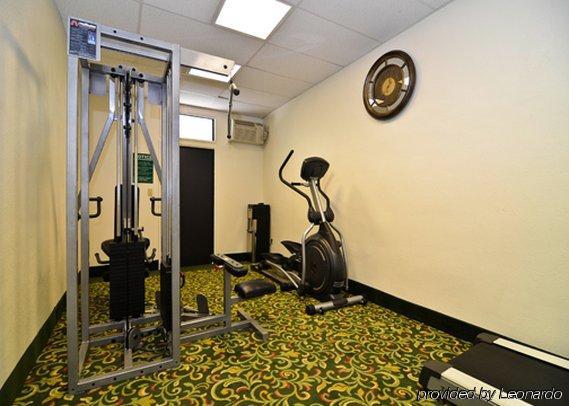 Hotel Super 8 By Wyndham Circle 2*