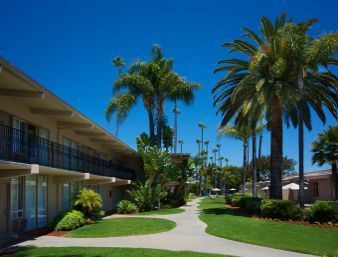 Ramada By Wyndham North & Conference Center San Diego
