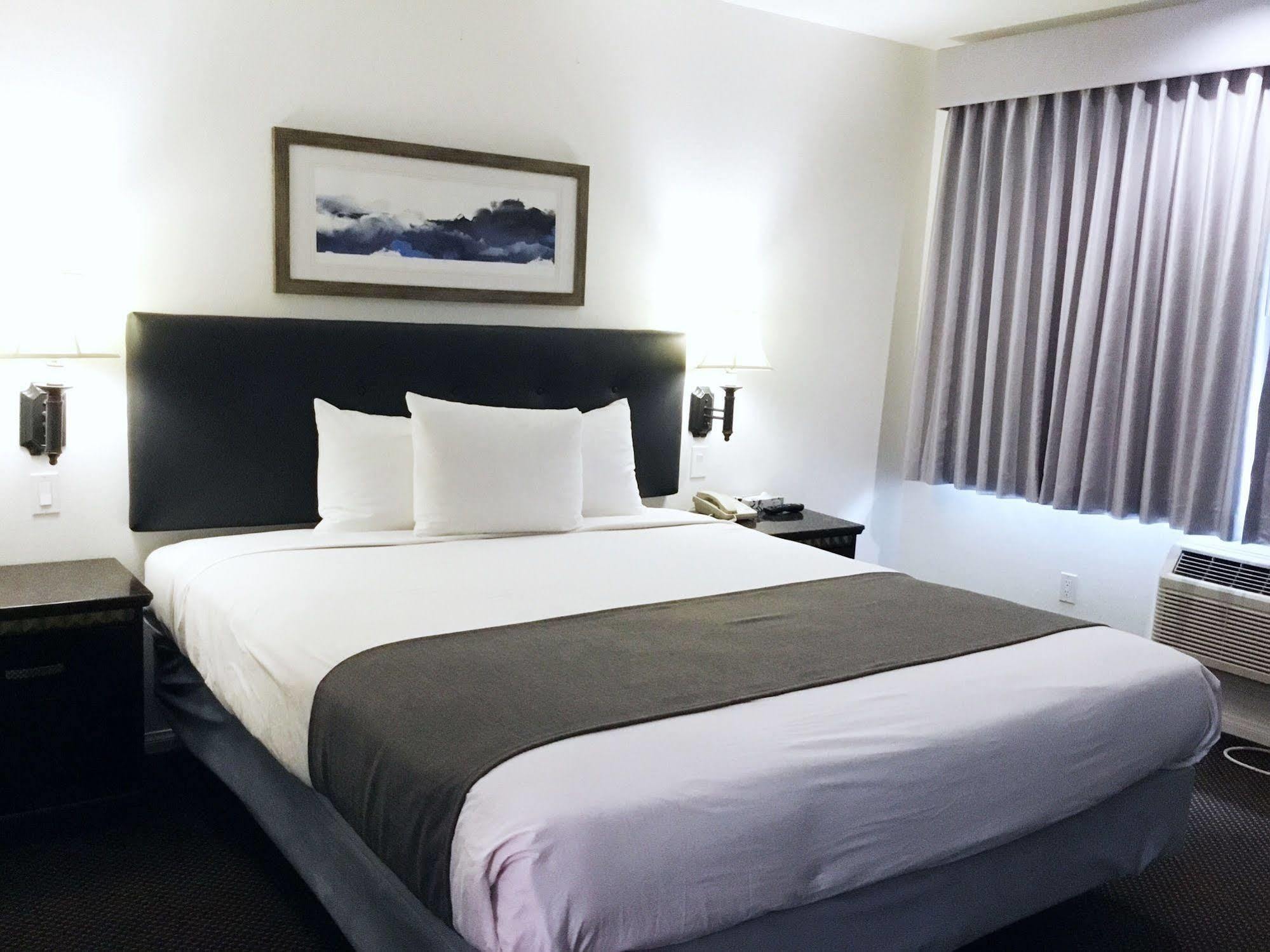 Motel Downtown 2*